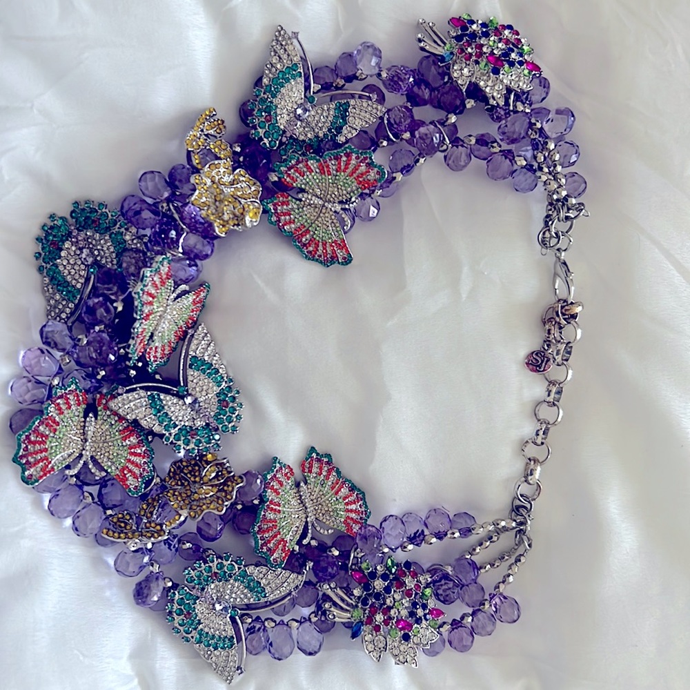 Sassy Jones necklace with 12 removable brooches